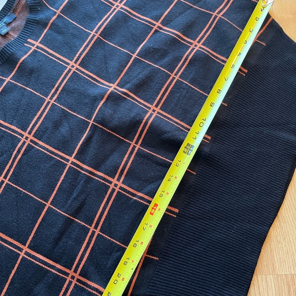 Marc New York by Andrew Marc Black Sweater with Orange Checked Lines - Picture 5 of 9